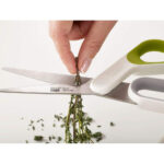 Power Grip Kitchen Shears Scissors With Thumb Grip - Joseph Joseph - Image 3