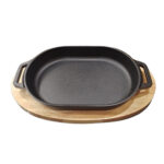 Cast Iron Pan with 2 Handles on Birch Wood Board (17.5 x 12.5 x 3.1 cm) - Black - Image 2