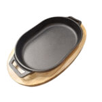 Cast Iron Pan with 2 Handles on Birch Wood Board (17.5 x 12.5 x 3.1 cm) - Black