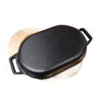 Cast Iron Pan with 2 Handles on Birch Wood Board (17.5 x 12.5 x 3.1 cm) - Black - Image 3