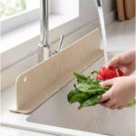 Silicone Sink Splash Guard With Suction - Image 2