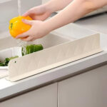 Silicone Sink Splash Guard With Suction - Image 3