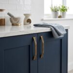 Classic Curved Florence Furniture Handle – 128mm - Image 3