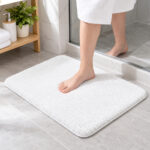 Soft Absorbent Bath Mat With Anti-slip Backing 19.6 x 31.4 Inch. - Image 2
